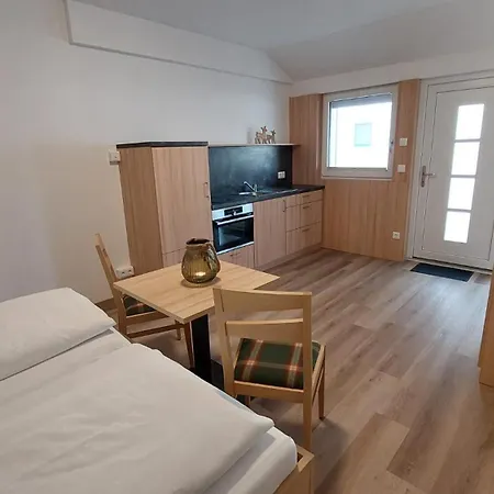 Haeuserl Im Wald Grobming