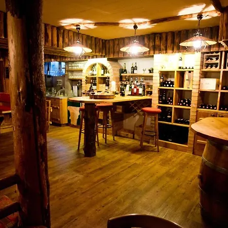 Haeuserl Im Wald Отель Грёбминг
