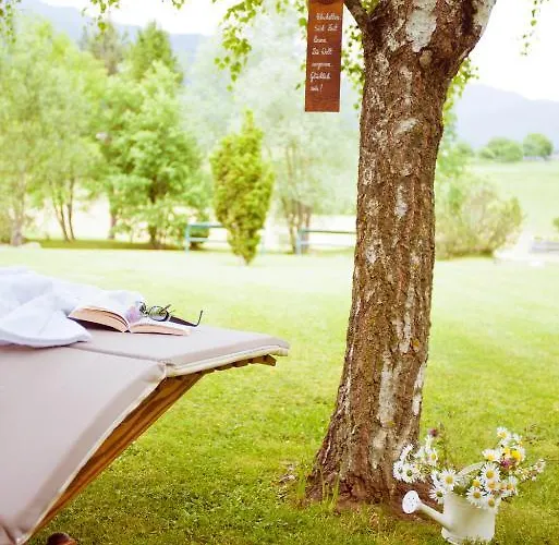 Landhotel Hauserl Im Wald فندق 4*